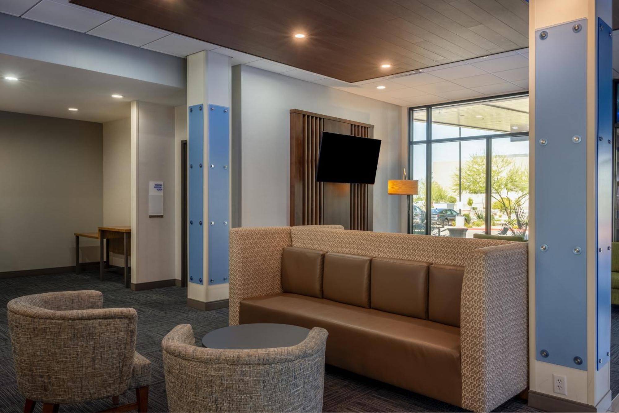 Holiday Inn Express & Suites - Gilbert - Mesa Gateway Airport Экстерьер фото